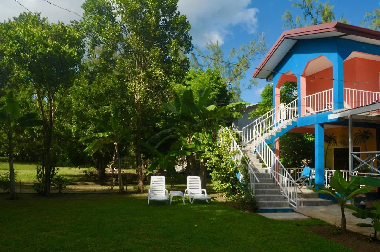 Fish Tobago Hostel Buccoo